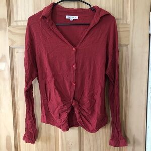 Francesca’s Women's Crimson Cropped Button-Down Shirt - Sz M